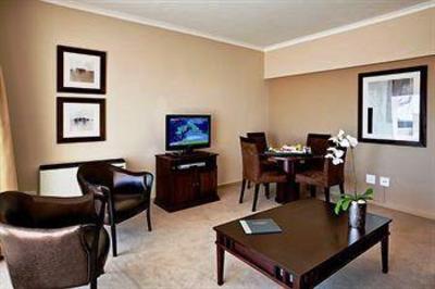 фото отеля Ambassador Self Catering Apartments