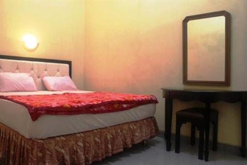 фото отеля Hotel Pakuning Yogyakarta