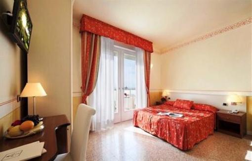фото отеля Karinzia Hotel