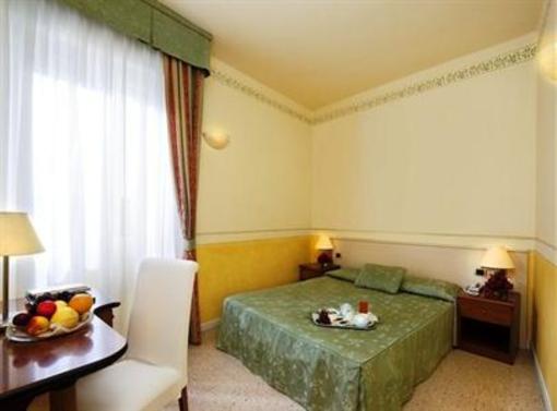 фото отеля Karinzia Hotel