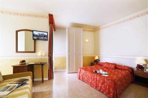 фото отеля Karinzia Hotel