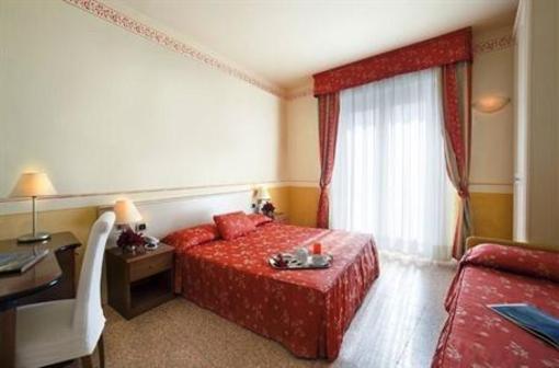 фото отеля Karinzia Hotel