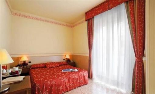 фото отеля Karinzia Hotel