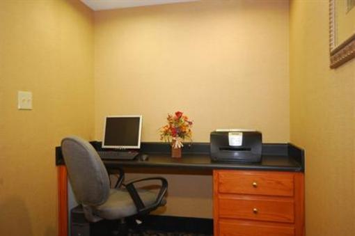 фото отеля BEST WESTERN Carrollton Inn & Suites