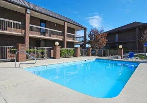 фото отеля Quality Inn, Mount Airy, NC