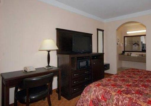 фото отеля Rodeway Inn & Suites Alvine