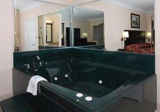 фото отеля Rodeway Inn & Suites Alvine