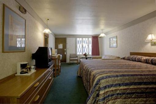 фото отеля Americas Best Value Inn - St. Clairsville Wheeling