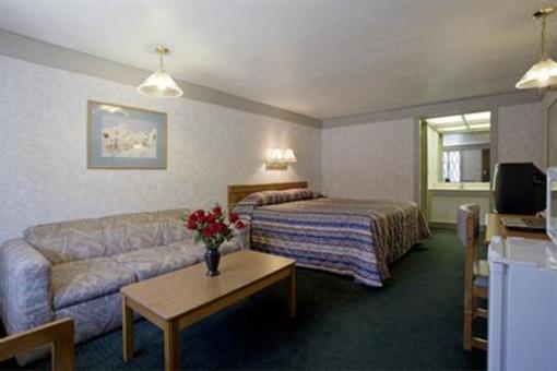 фото отеля Americas Best Value Inn - St. Clairsville Wheeling