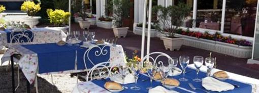 фото отеля Hotel Le Dauphinois Aix-les-Bains