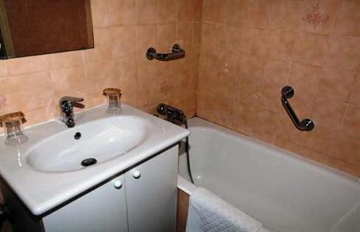 фото отеля Hotel Le Dauphinois Aix-les-Bains