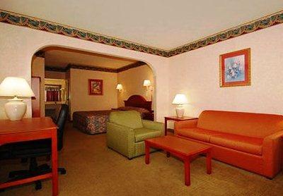 фото отеля Quality Inn & Suites Orangeburg