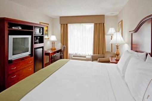 фото отеля Holiday Inn Express Hotel & Suites Newton Sparta