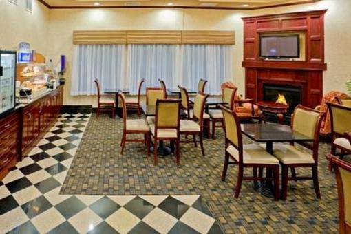 фото отеля Holiday Inn Express Hotel & Suites Newton Sparta