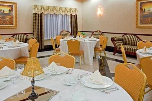 фото отеля Holiday Inn Express Hotel & Suites Newton Sparta