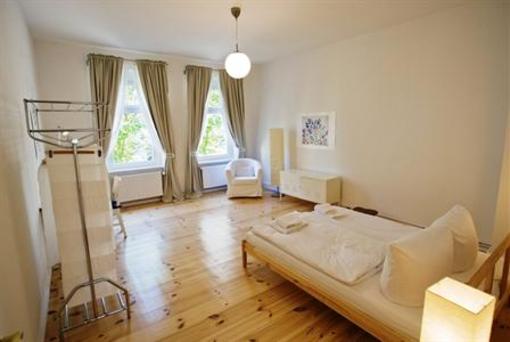 фото отеля Berlin Cribs Prenzlauer Berg