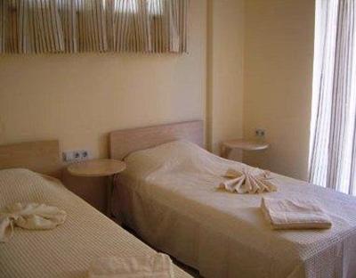фото отеля Lakeside Garden Holiday Village