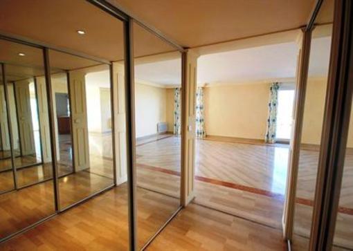 фото отеля Cannes Immo Concept Latour Maubourg