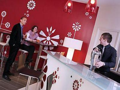 фото отеля Ibis Hotel Senlis