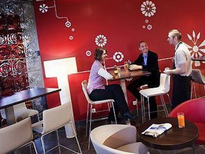 фото отеля Ibis Hotel Senlis