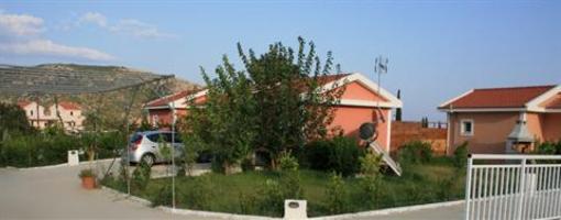 фото отеля Mesogeios Villas