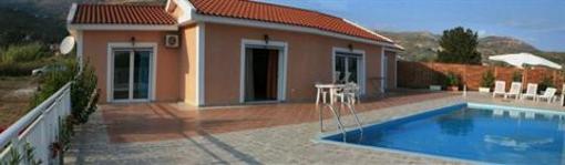 фото отеля Mesogeios Villas
