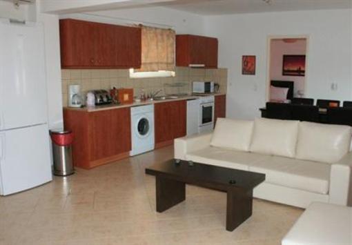 фото отеля Mesogeios Villas