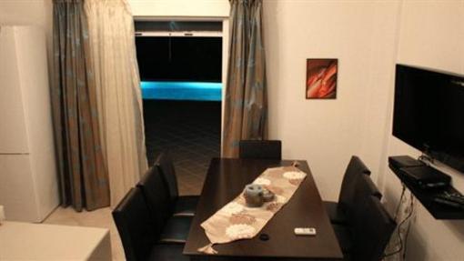 фото отеля Mesogeios Villas