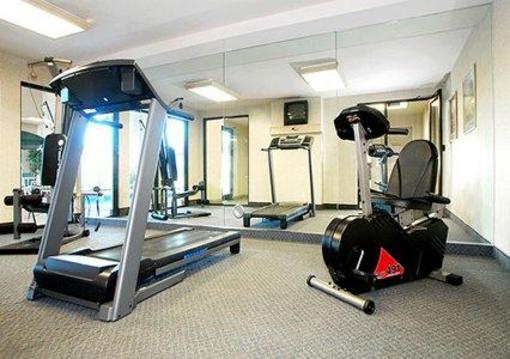 фото отеля Comfort Suites Fort Wayne