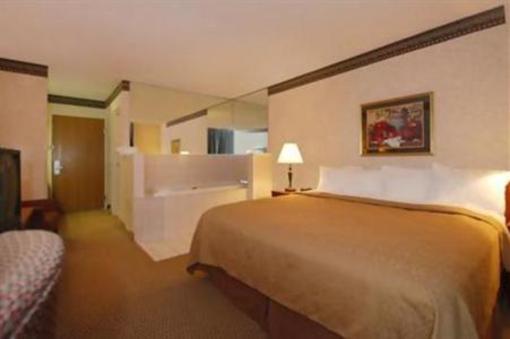 фото отеля Ramada Inn Henderson