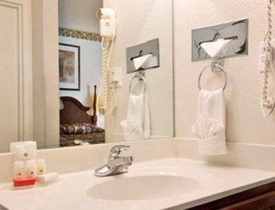фото отеля Ramada Inn Henderson