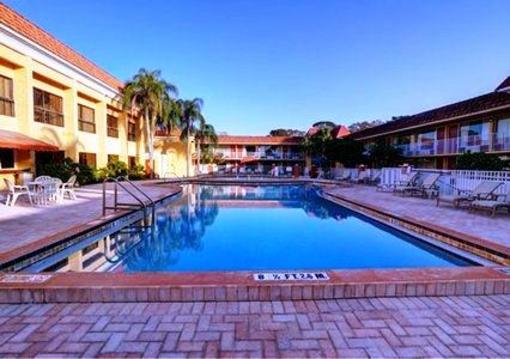 фото отеля Quality Inn & Suites New Port Richey