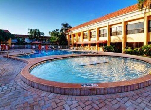 фото отеля Quality Inn & Suites New Port Richey