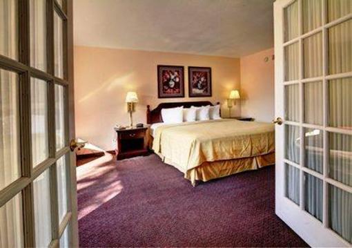 фото отеля Quality Inn & Suites New Port Richey