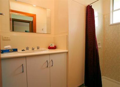фото отеля Sharonlee Villas Strahan