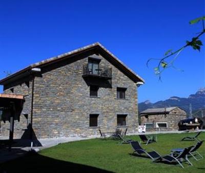фото отеля Puerta De Ordesa Garden Hotel Laspuna