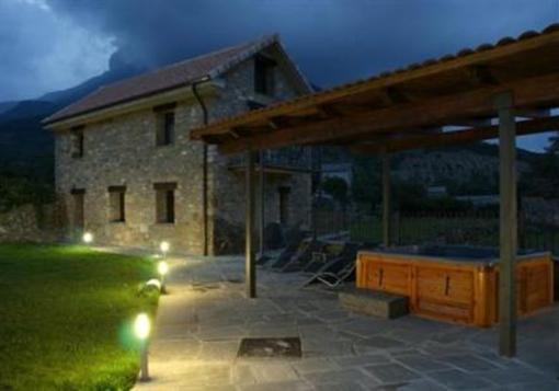 фото отеля Puerta De Ordesa Garden Hotel Laspuna