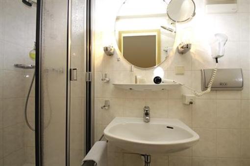 фото отеля Hotel Adler Waiblingen