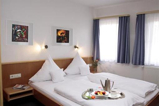 фото отеля Hotel Adler Waiblingen