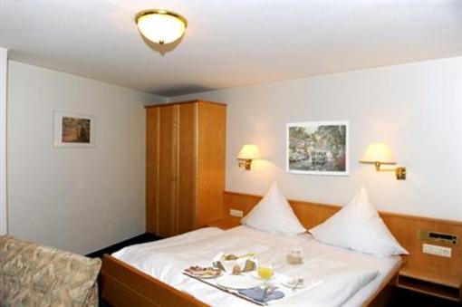 фото отеля Hotel Adler Waiblingen