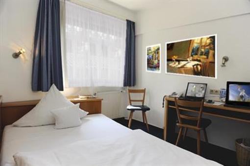фото отеля Hotel Adler Waiblingen