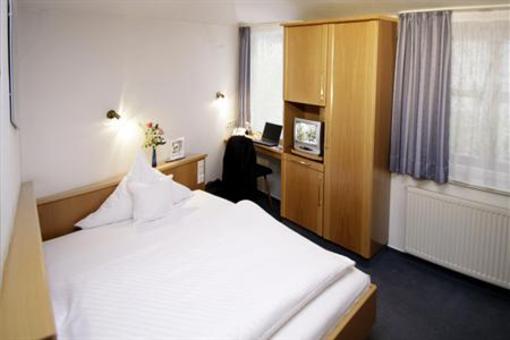 фото отеля Hotel Adler Waiblingen