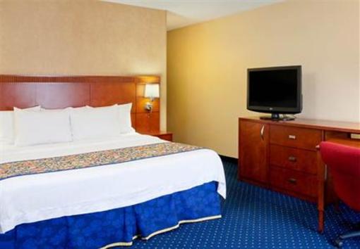 фото отеля Courtyard by Marriott Columbus