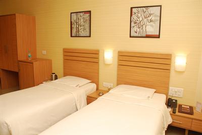 фото отеля Hotel Madhav International