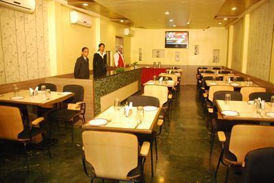 фото отеля Hotel Madhav International