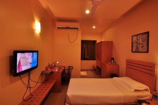фото отеля Hotel Madhav International