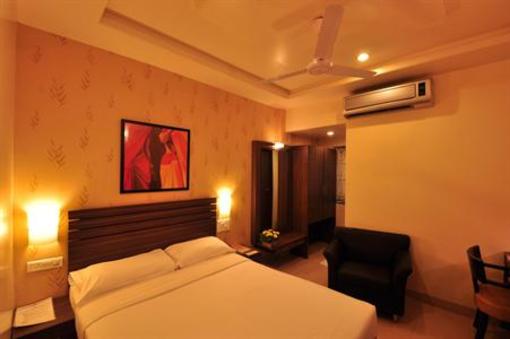фото отеля Hotel Madhav International
