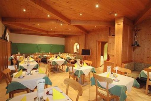 фото отеля AlpenParks Parkhotel Zell am See