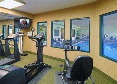 фото отеля Hampton Inn Kansas City Village West