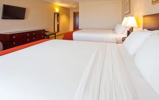 фото отеля Holiday Inn Express Minot South